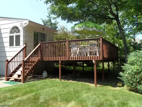 11 Pitman Pl, Wayne, NJ 07470 photo 5