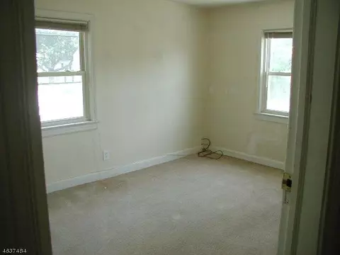 650 Crescent Dr, Bound Brook, NJ 08805 photo 17