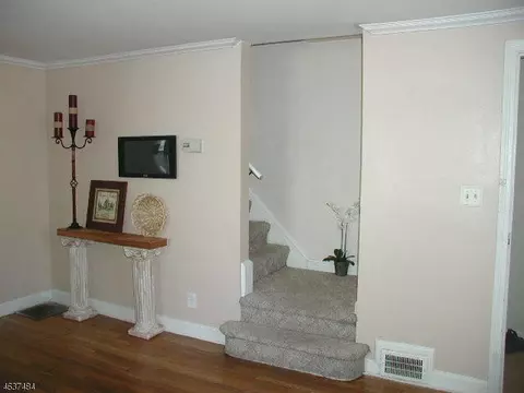 650 Crescent Dr, Bound Brook, NJ 08805 photo 5