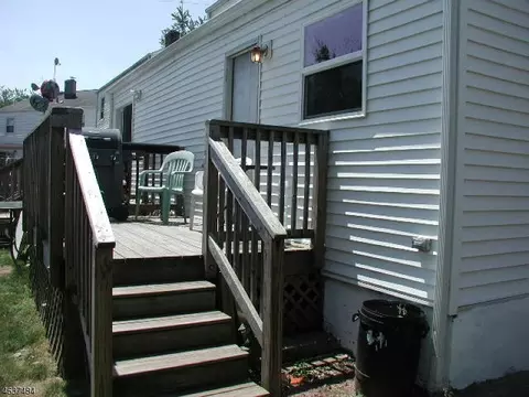 650 Crescent Dr, Bound Brook, NJ 08805 photo 21