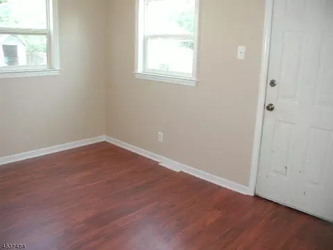 650 Crescent Dr, Bound Brook, NJ 08805 photo 11