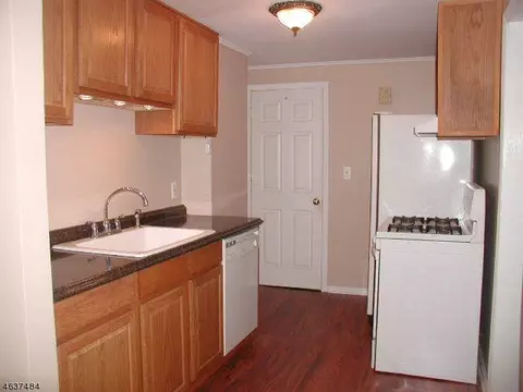 650 Crescent Dr, Bound Brook, NJ 08805 photo 9