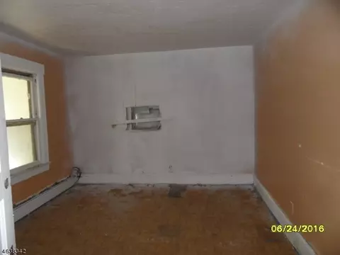 529 W 4th St, Plainfield, NJ 07060 photo 8