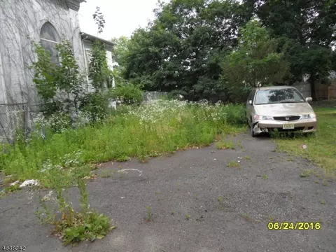 529 W 4th St, Plainfield, NJ 07060 photo 4