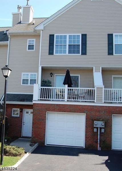 14 Castle Dr, Berkeley Heights, NJ 07922 photo 1