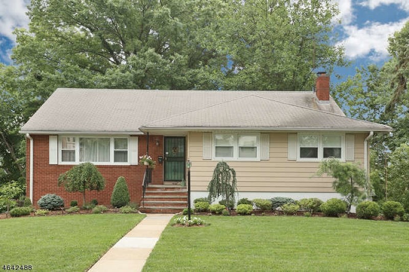 30 Ackerman Ave, Oradell, NJ 07649 photo 1
