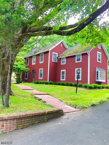 328 E Saddle River Rd, Upper Saddle River, NJ 07458 photo 1