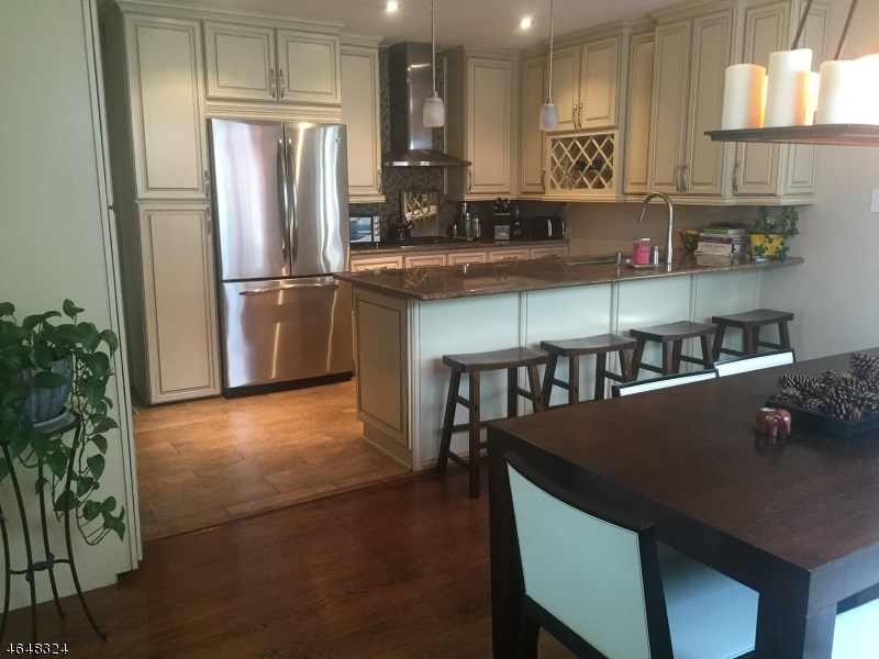 22 Parallel St, Nutley, NJ 07110 photo 1