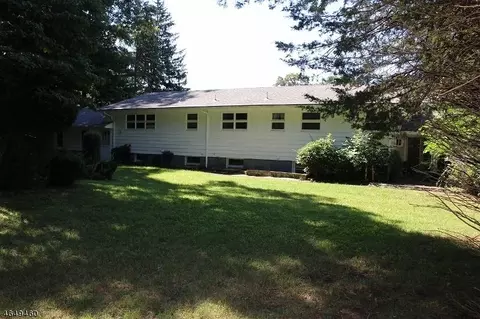 36 Surrey Dr, Wayne, NJ 07470 photo 5
