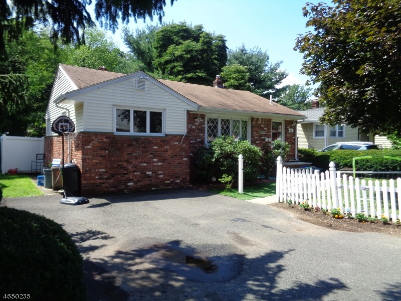 25 Linden Rd, Wayne, NJ 07470 photo 1