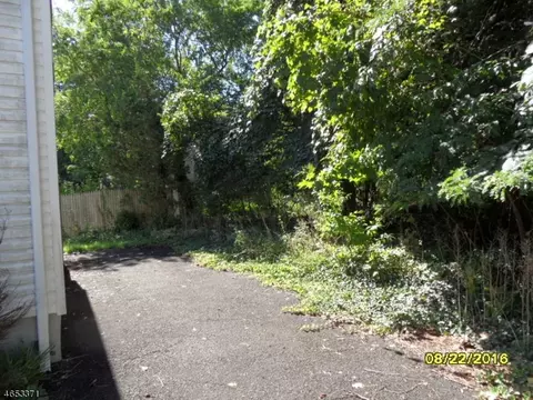 215 Jefferson Ave, North Plainfield, NJ 07060 photo 4