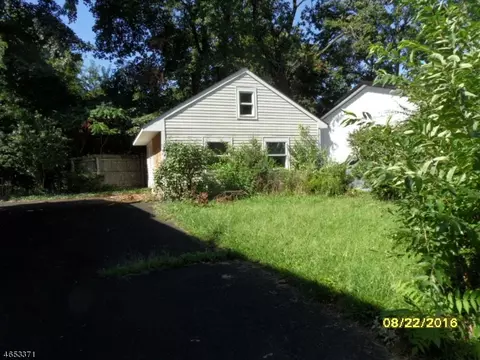 215 Jefferson Ave, North Plainfield, NJ 07060 photo 3
