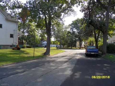 215 Jefferson Ave, North Plainfield, NJ 07060 photo 2