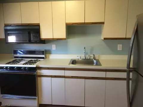 44 B Knox Ter #1B, Wayne Twp, NJ 07470 photo 4