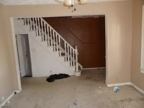 525 E 3rd St, Plainfield, NJ 07060 photo 2