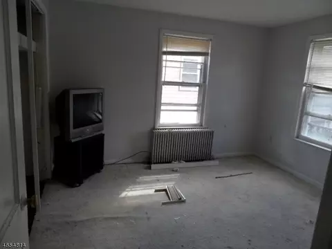 525 E 3rd St, Plainfield, NJ 07060 photo 5
