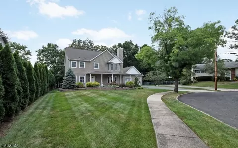 11 Eros Ct, Wayne, NJ 07470 photo 22