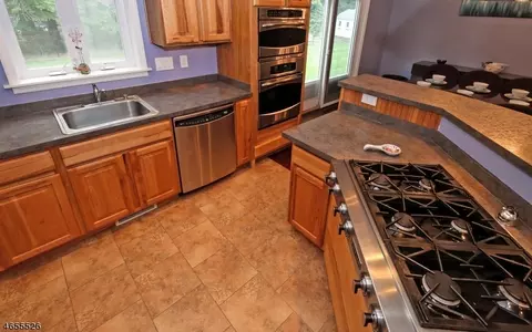 11 Eros Ct, Wayne, NJ 07470 photo 6