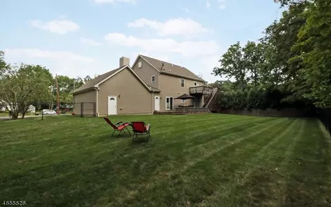 11 Eros Ct, Wayne, NJ 07470 photo 21