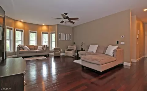 11 Eros Ct, Wayne, NJ 07470 photo 3
