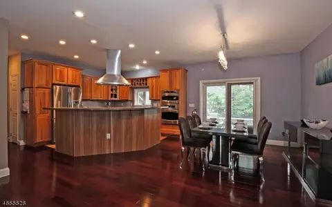11 Eros Ct, Wayne, NJ 07470 photo 4