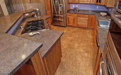 11 Eros Ct, Wayne, NJ 07470 photo 5