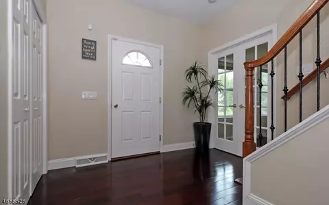 11 Eros Ct, Wayne, NJ 07470 photo 2