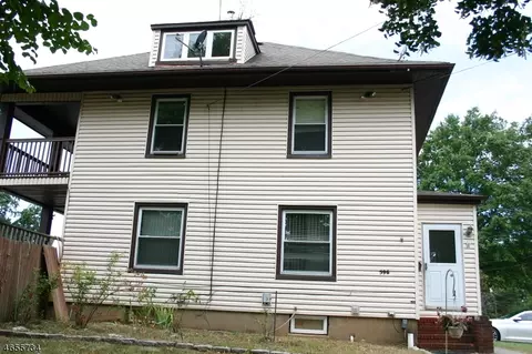 596 West Ave, Sewaren, NJ 07077 photo 3