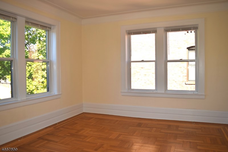 25 Trinity Pl, Montclair, NJ 07042 photo 1