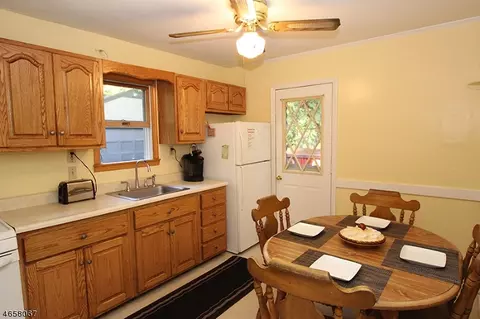 12 4th Ave, Haskell, NJ 07420 photo 5