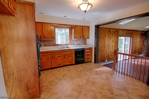 24 Tilghman Dr, Wayne, NJ 07470 photo 5