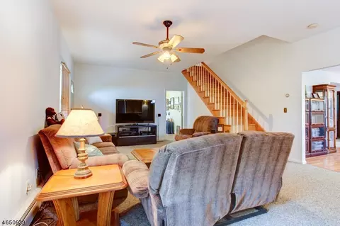 8 Douglas Way, Wayne, NJ 07470 photo 3
