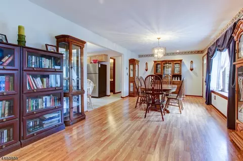 8 Douglas Way, Wayne, NJ 07470 photo 6