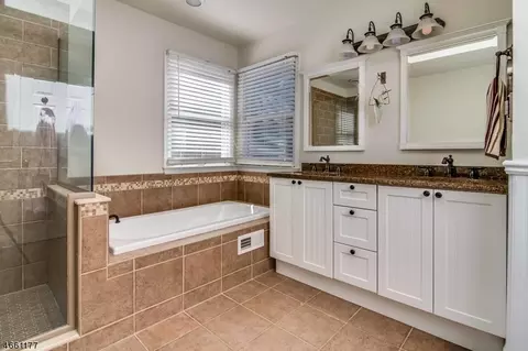 10 Glen Eagles Rd, Washington, NJ 07882 photo 15