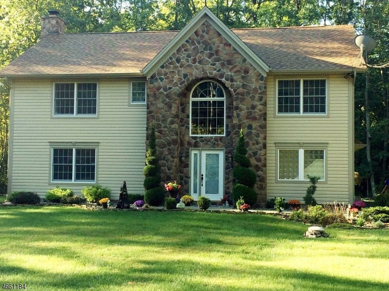 6 Walnut St, Newton, NJ 07860 photo 1