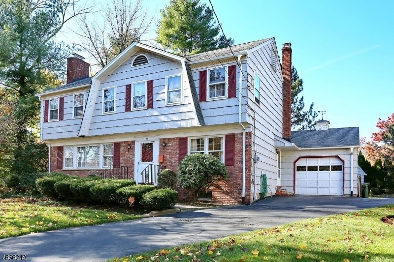 455 Tulane Ct, Paramus, NJ 07652 photo 1