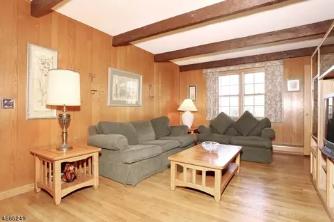 455 Tulane Ct, Paramus, NJ 07652 photo 9