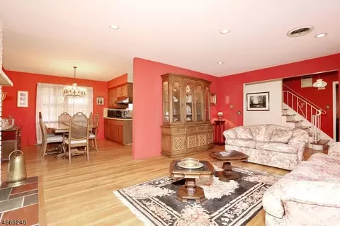 455 Tulane Ct, Paramus, NJ 07652 photo 5