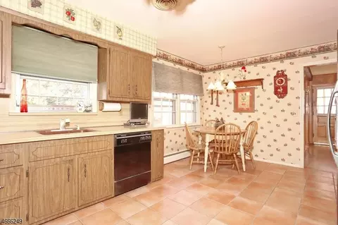 455 Tulane Ct, Paramus, NJ 07652 photo 7