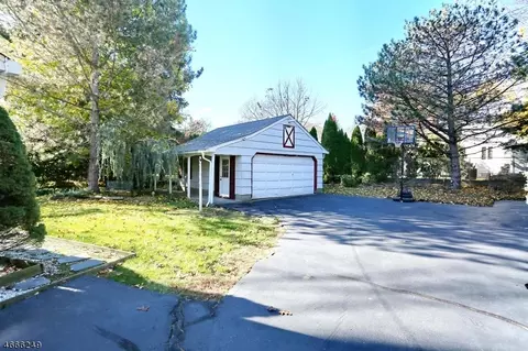 455 Tulane Ct, Paramus, NJ 07652 photo 21