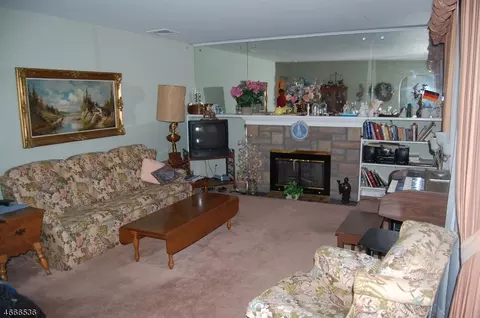 97 Prospect St, Paramus, NJ 07652 photo 2