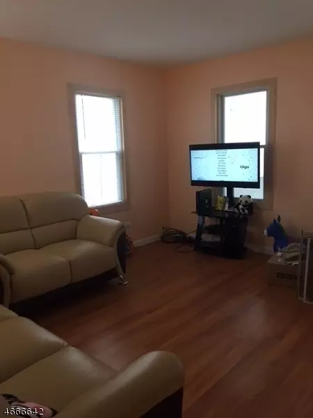 508 E 2nd St, Plainfield, NJ 07060 photo 4