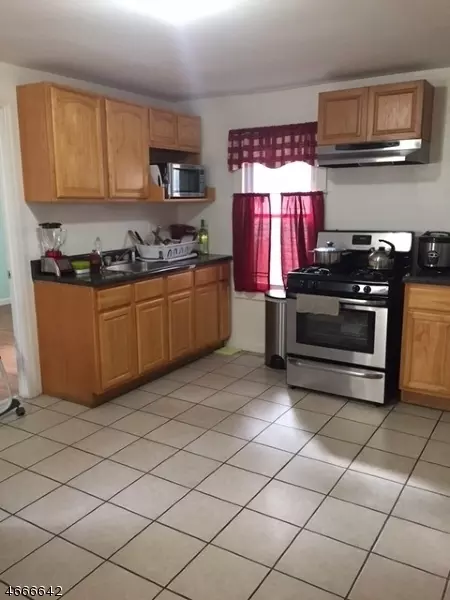 508 E 2nd St, Plainfield, NJ 07060 photo 9