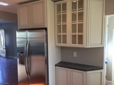 3 Marshall Pl, Middlesex, NJ 08846 photo 3