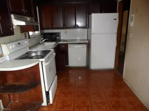 468 Warfield Rd, North Plainfield, NJ 07063 photo 4