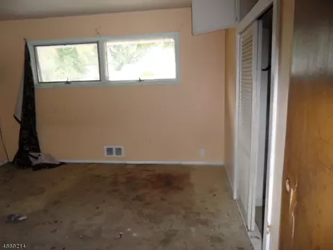 468 Warfield Rd, North Plainfield, NJ 07063 photo 5