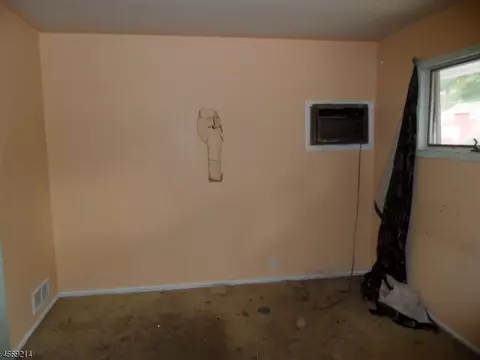 468 Warfield Rd, North Plainfield, NJ 07063 photo 6