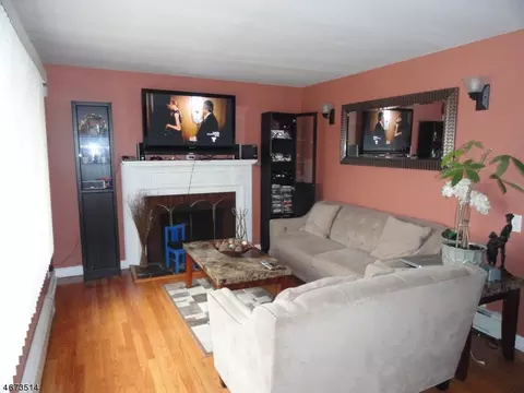 457 Riverside Dr, Wayne, NJ 07470 photo 5