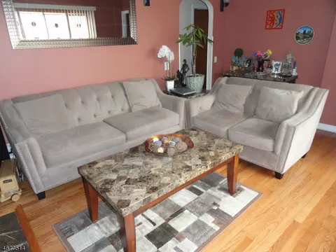 457 Riverside Dr, Wayne, NJ 07470 photo 4