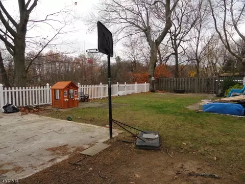 457 Riverside Dr, Wayne, NJ 07470 photo 10